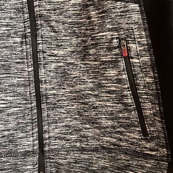 Ladies zip up - Picture 3 of 5